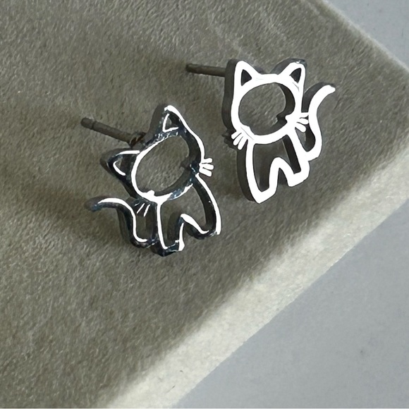 🍂Cute Boho Kitten Design Stud Earrings. - Picture 7 of 7